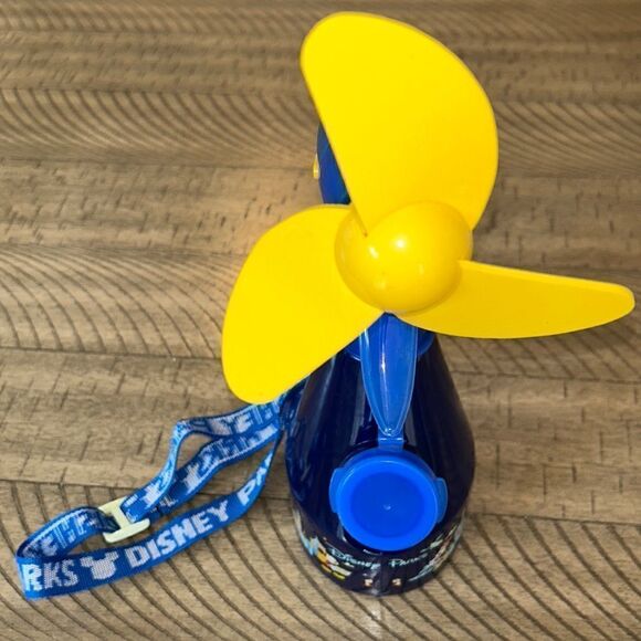 Disneyland Parks 🏰 🐭 Fan/Waterfan Be prepared to stay cool 😎! - Picture 1 of 17